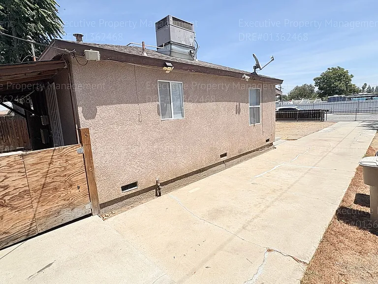 3501 L St — Photo 5