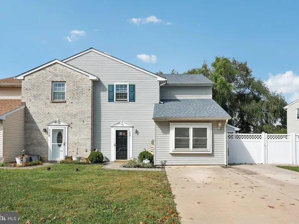 108 Winfield Ct, Fairless Hills, PA 19030