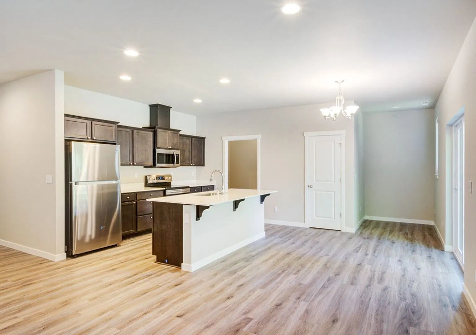 Newly Built 4bd 2.5ba in LSSD — Photo 3