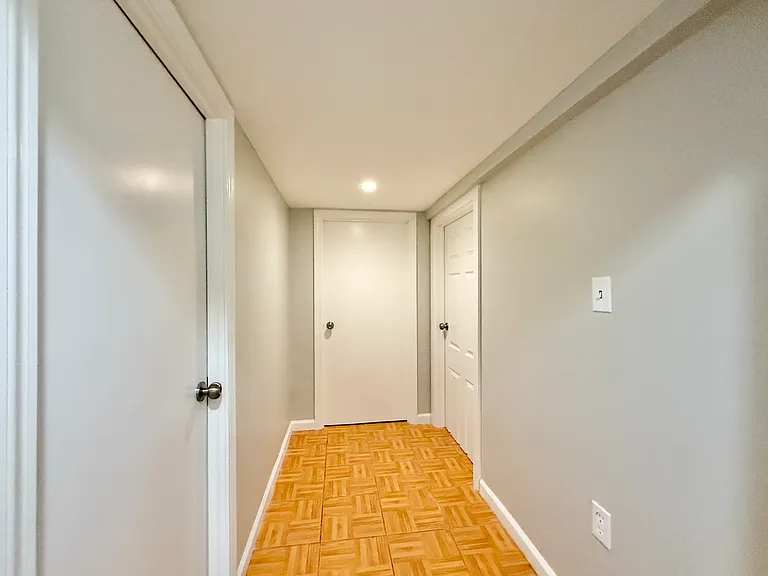 52 Manor St #1 — Photo 37