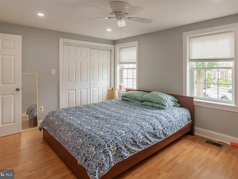 5776 Yellowrose Ct — Photo 10