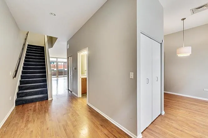324 N Jefferson St #302 — Photo 10