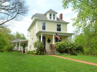11 McMichael Rd, Carnegie, PA 15106