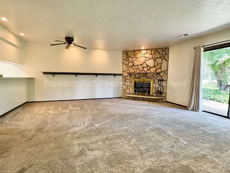 2707 W Fairway Dr — Photo 4