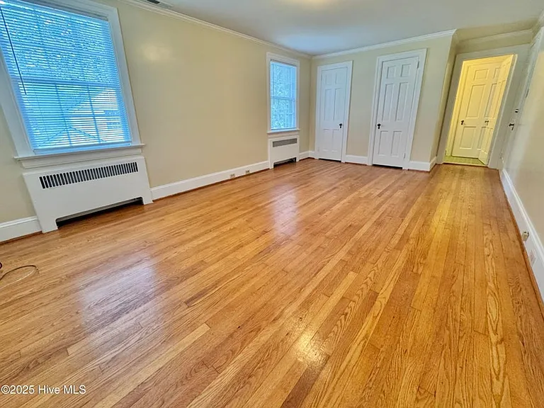 306 Wilson Ave — Photo 14