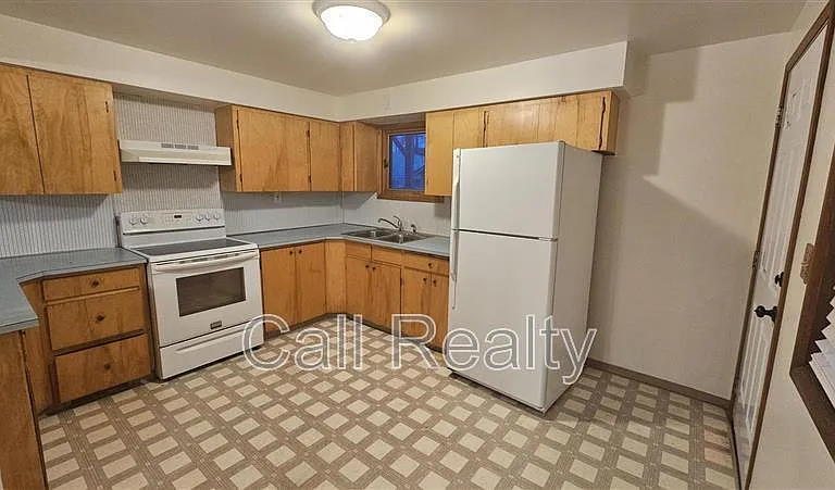 714 W Kiernan Ave #A — Photo 5