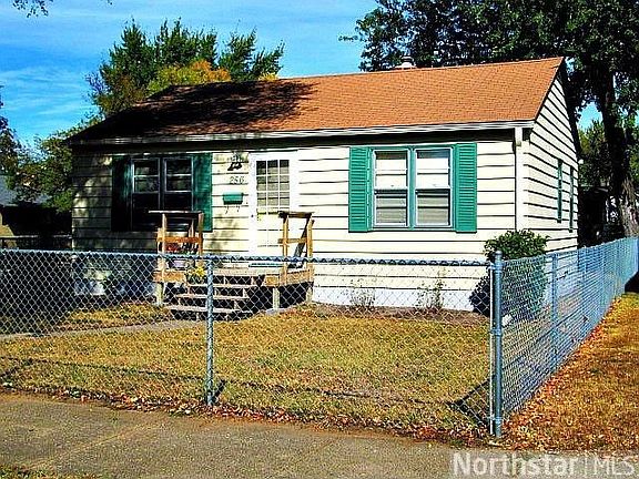 4th image of 256 Douglas St W