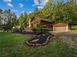 3816 Sams Fork Rd, Hurricane, WV 25526
