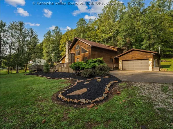 3816 Sams Fork Rd, Hurricane, WV 25526