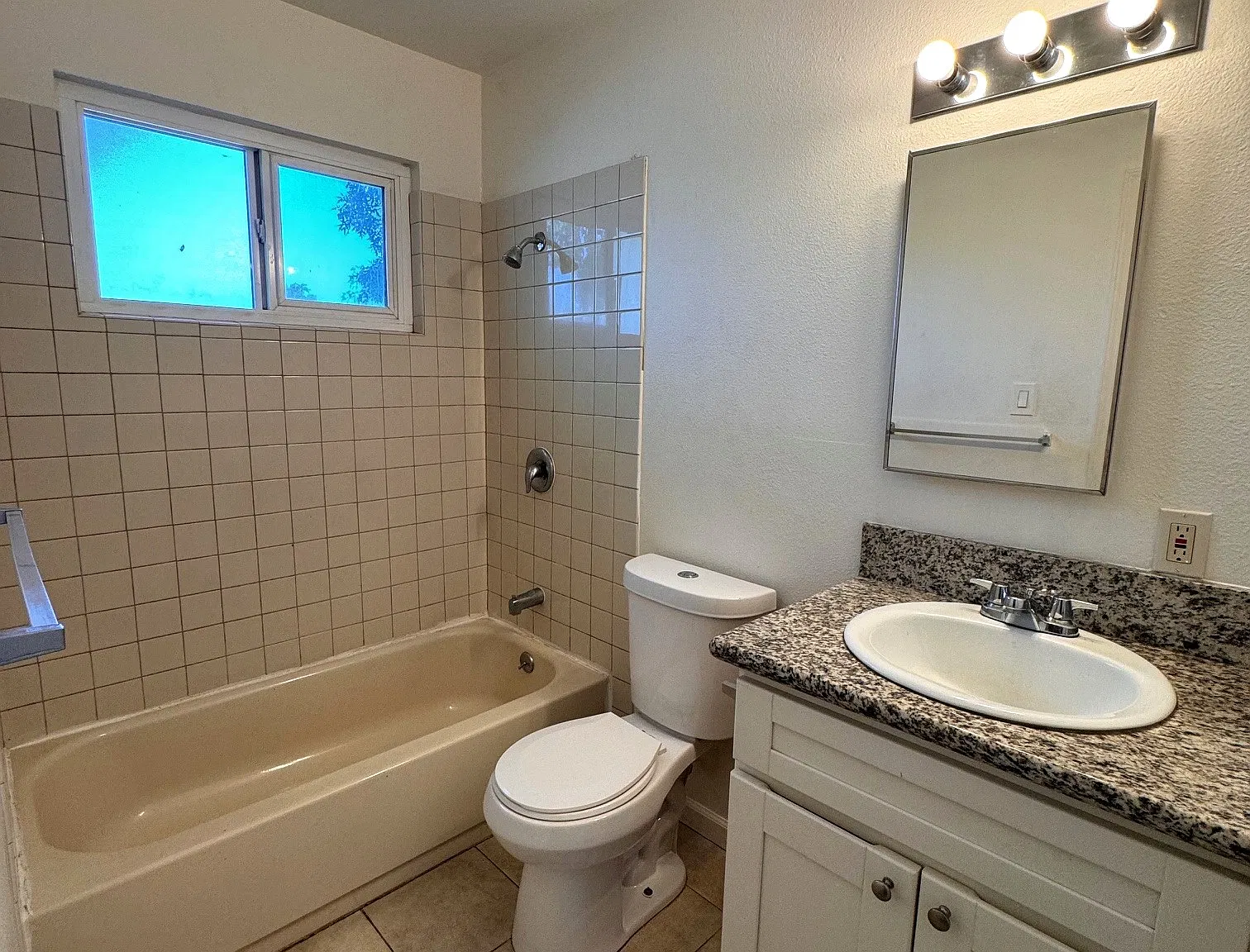 1 bed, 1.0 bath, 600 sqft, $1,095 — Photo 2