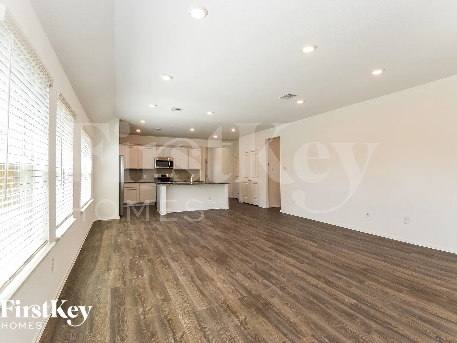 4 bed, 2.0 bath, 1932 sqft, $2,175 — Photo 3