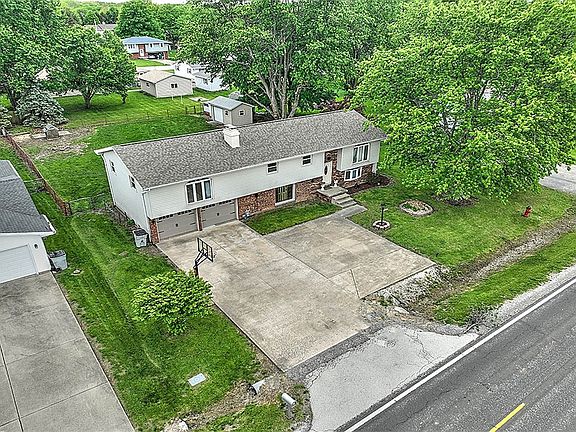 2nd image of 505 W Forsyth Rd