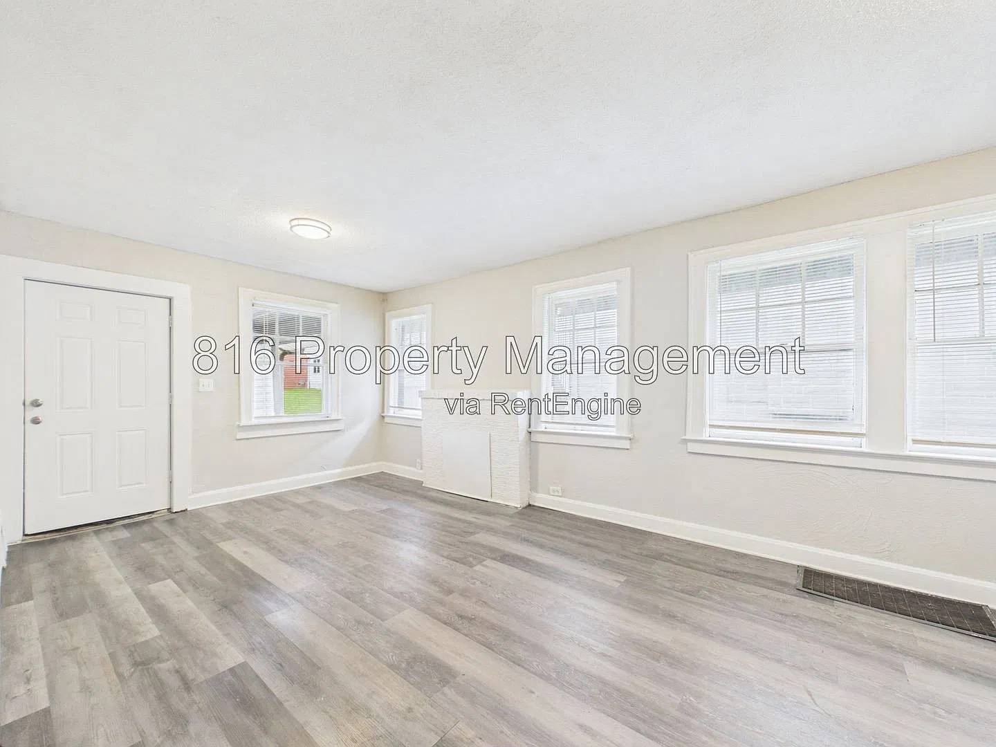 2 bed, 1.0 bath, 704 sqft, $1,150 — Photo 2