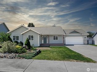 764 Fairway Dr, East Wenatchee, WA