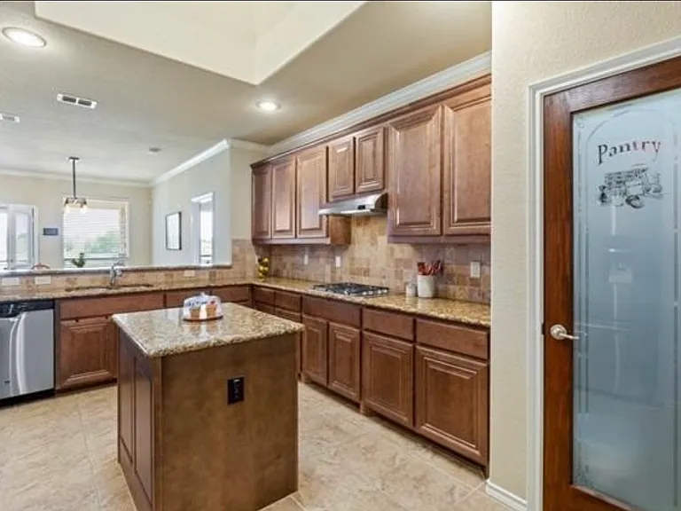 15808 Carlton Oaks Dr — Photo 2