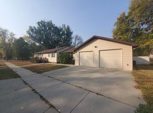 901 2nd Ave SE, Minot, ND 58701