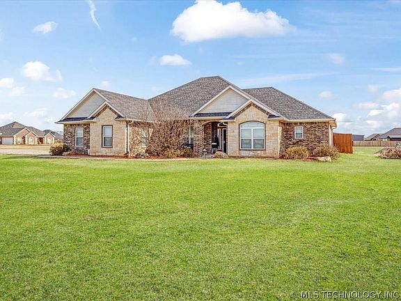 2nd image of 42 Deer Run