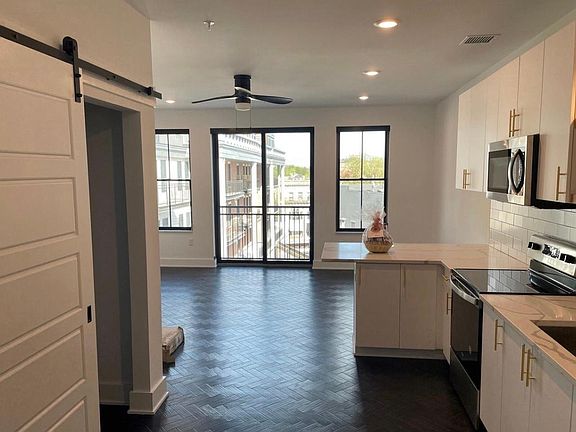 2nd image of 422 Broadway #214