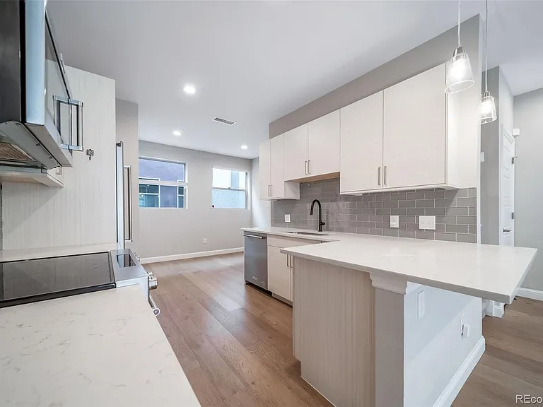 1752 Williams St — Photo 16