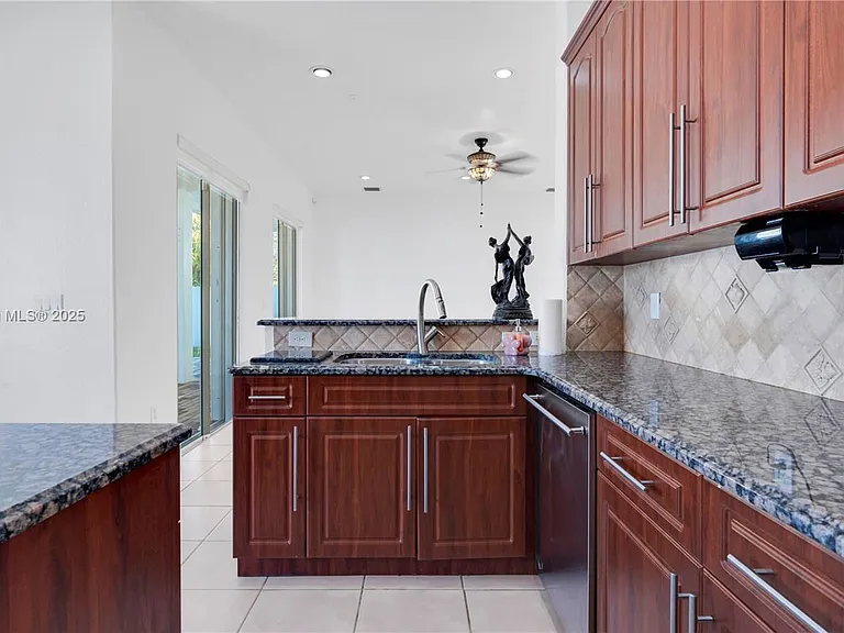 17994 NW 87th Pl — Photo 10