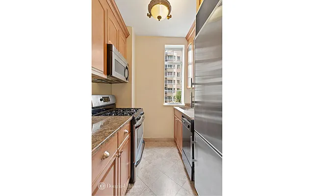 Sold by Douglas Elliman | media 20