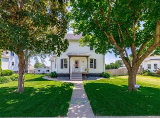 705 7th St, Durant, IA 52747