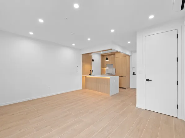 366 Harman Street image 10 of 20