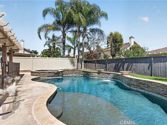 3rd image of 37920 Orlana Ct
