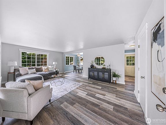 2nd image of 204 Jackson Street