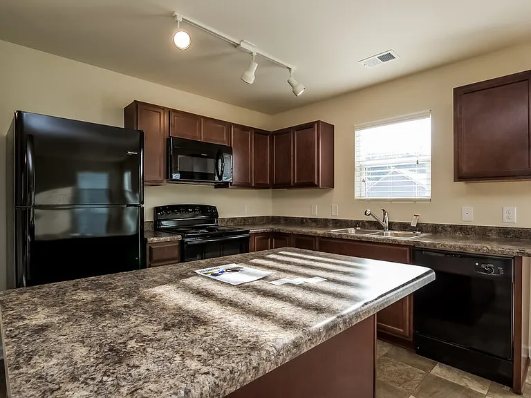 16 Everett Cir — Photo 7