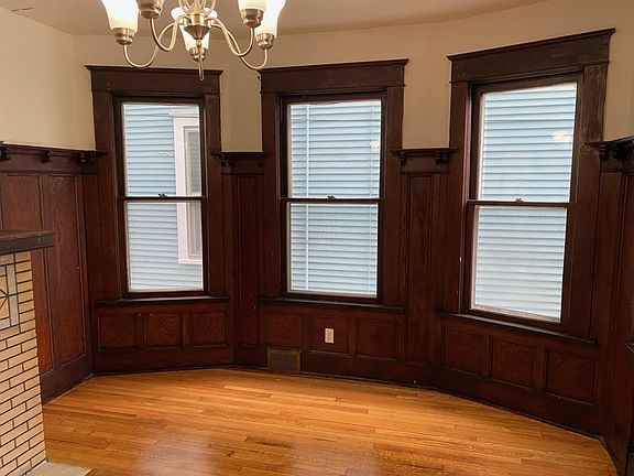 5th image of 393 Plymouth Ave