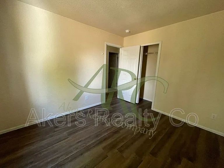 746 S Legend Ln — Photo 16