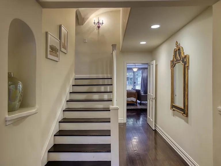 2050 Laurel Canyon Blvd — Photo 18