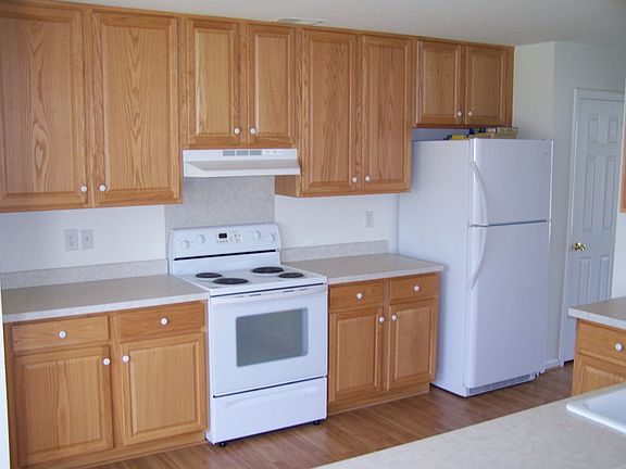 Left side of Kitchen