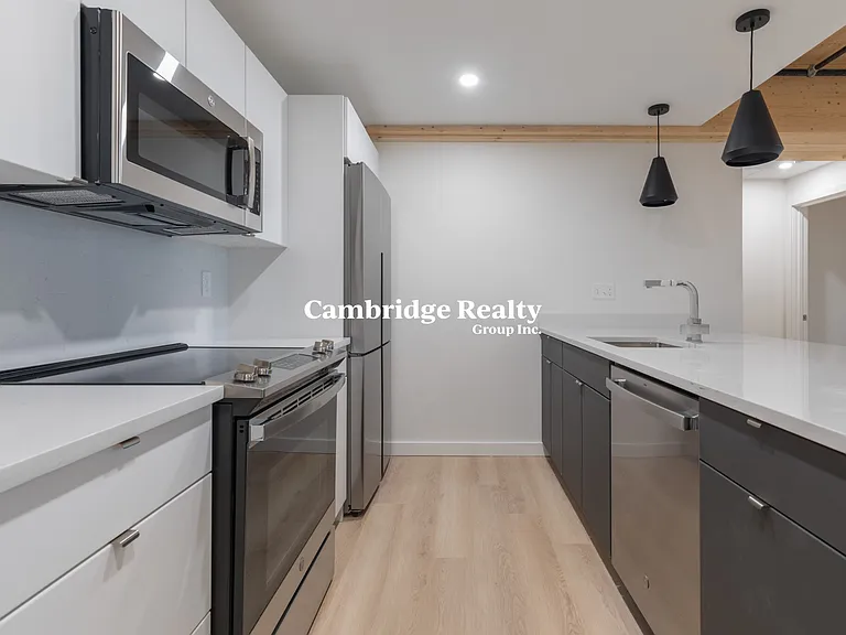 11 Lenox St #401T — Photo 1