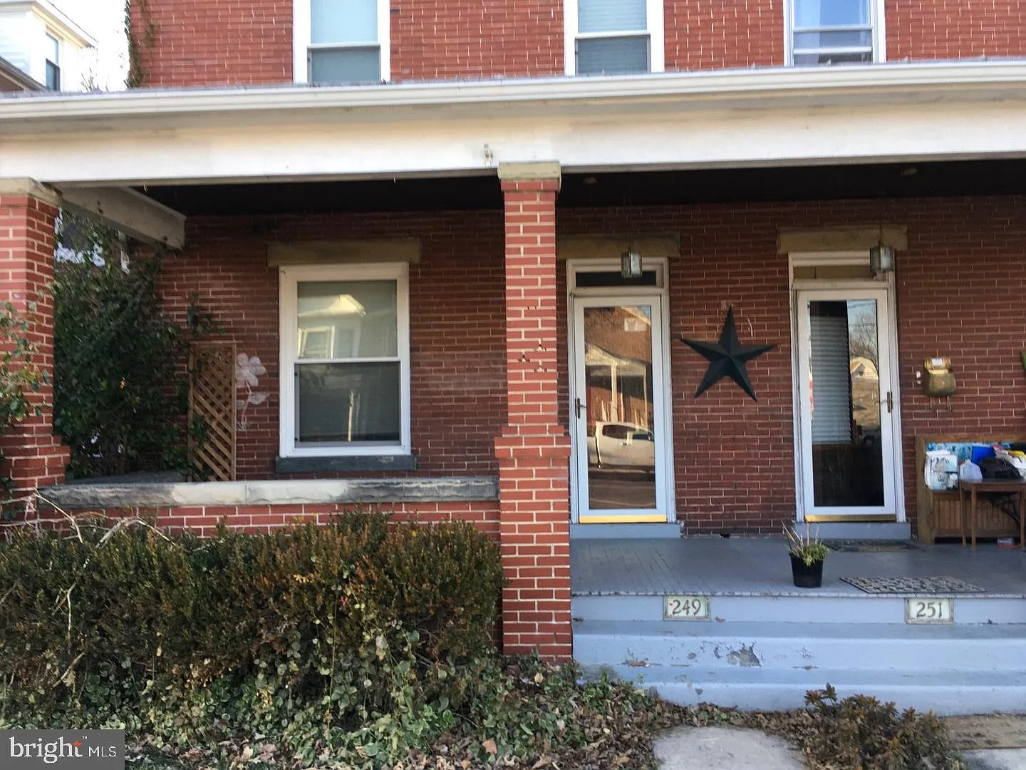 3 bed, 1.5 bath, 1656 sqft, $1,400 — Photo 2