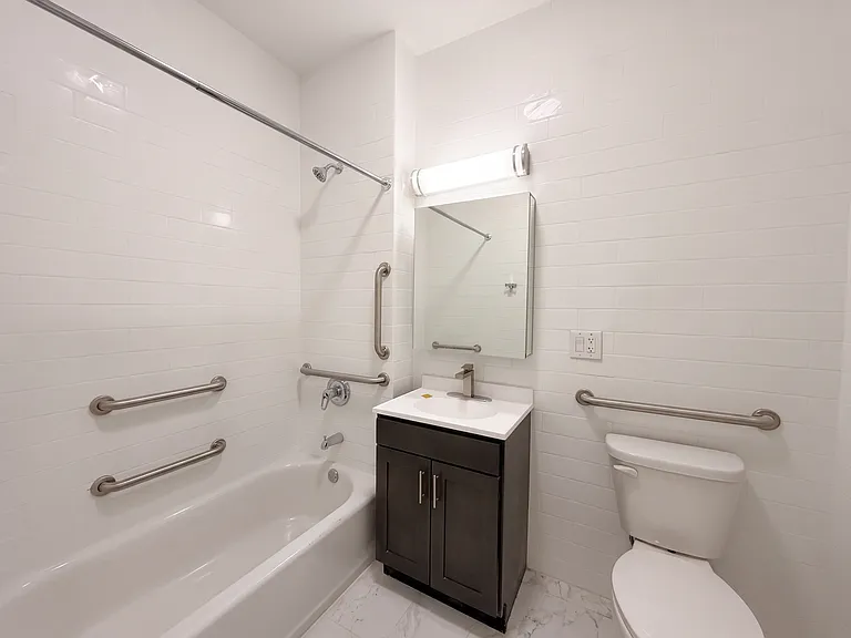 581 W 161st St #9 — Photo 5