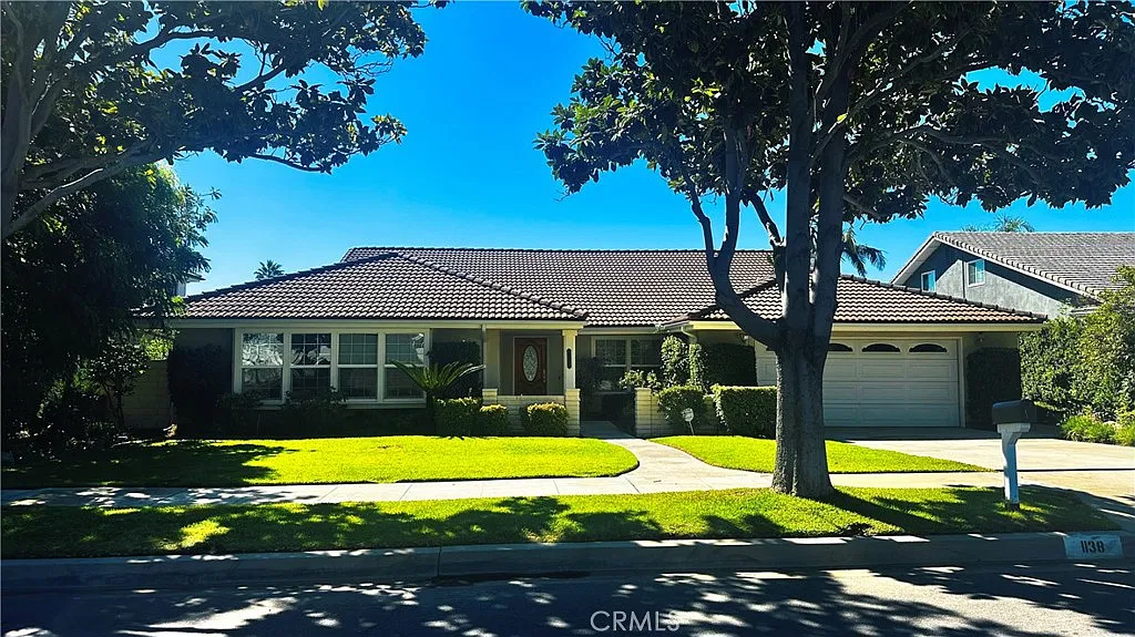 4 bed, 2762 sqft, $6,250 — Photo 1