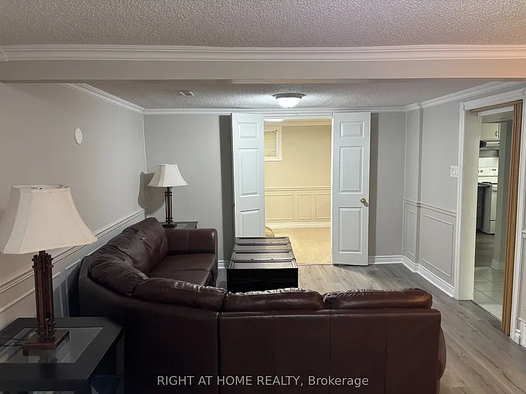 41 Deerhurst Ave — Photo 7