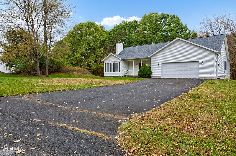 2nd image of 7 Riccardi Lane