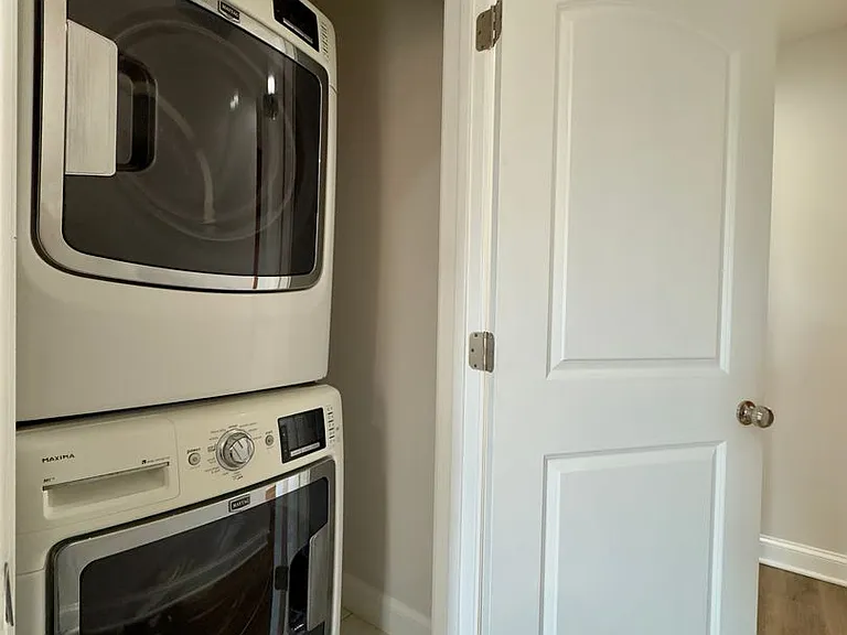 709 Scott St — Photo 11