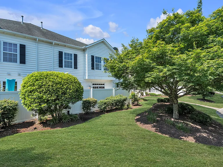 5324 Charmont Ct — Photo 37