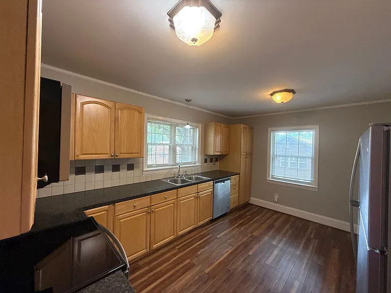 4908 Elder Ave — Photo 6
