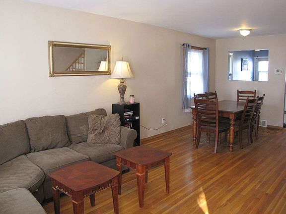 4th image of 337 Chesterton Ave