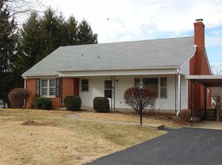 180 Sunset Dr, Waynesboro, VA 22980