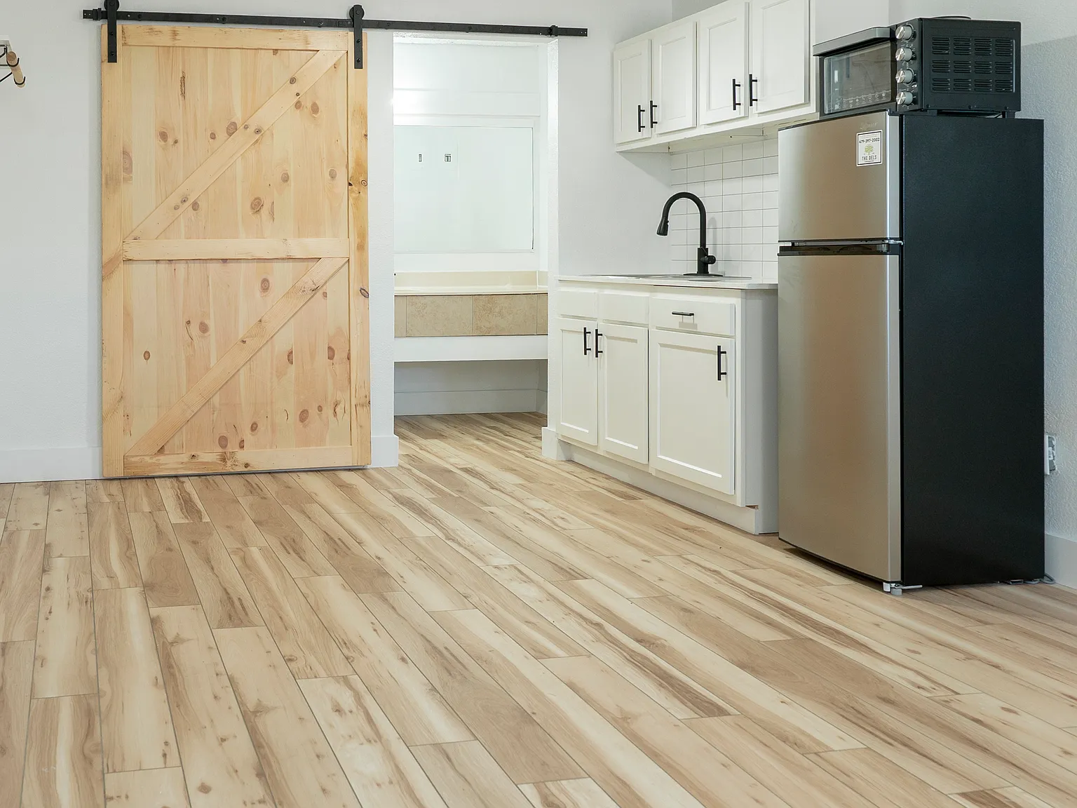 Studio, 350 sqft, $695 — Photo 3