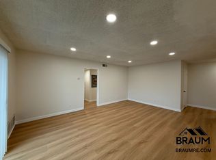 6041 Whitsett Ave APT 207, North Hollywood, CA 91606