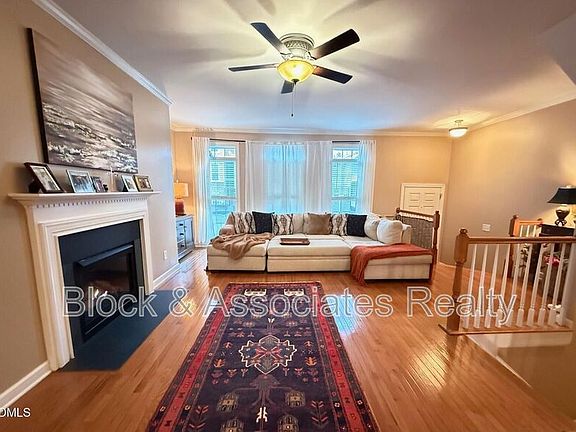 4th image of 4008 Abbey Park Way