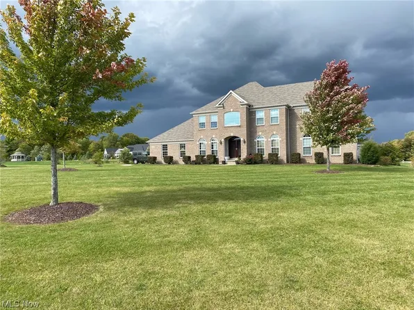 2297 Tamarind Trl, Hinckley, OH 44233