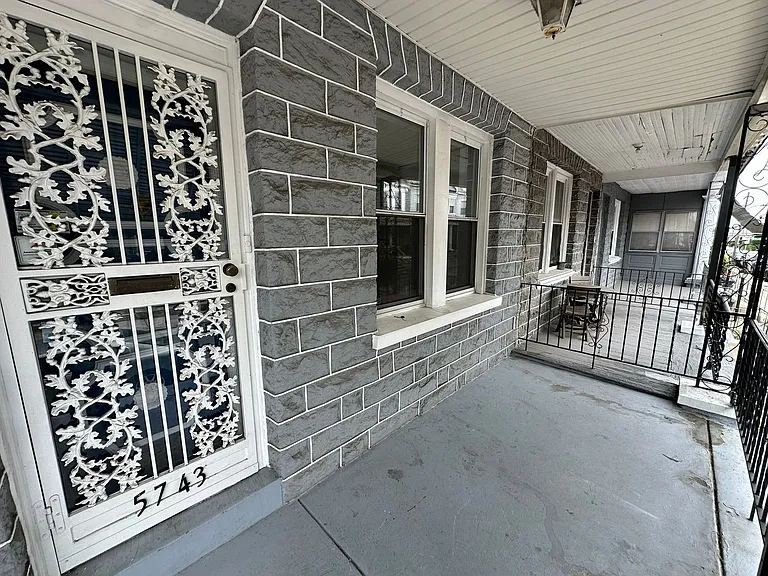 5743 Pemberton St — Photo 21